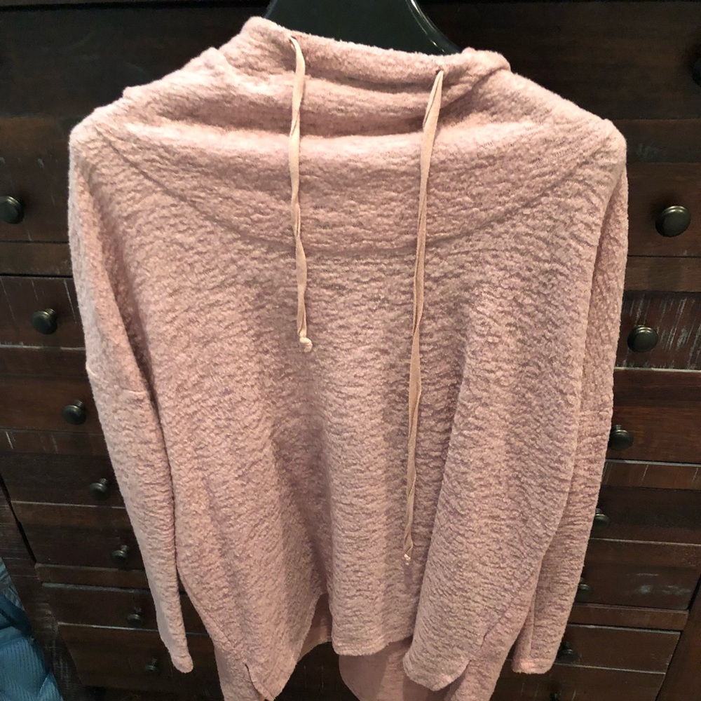 Wide neck light sweatshirt